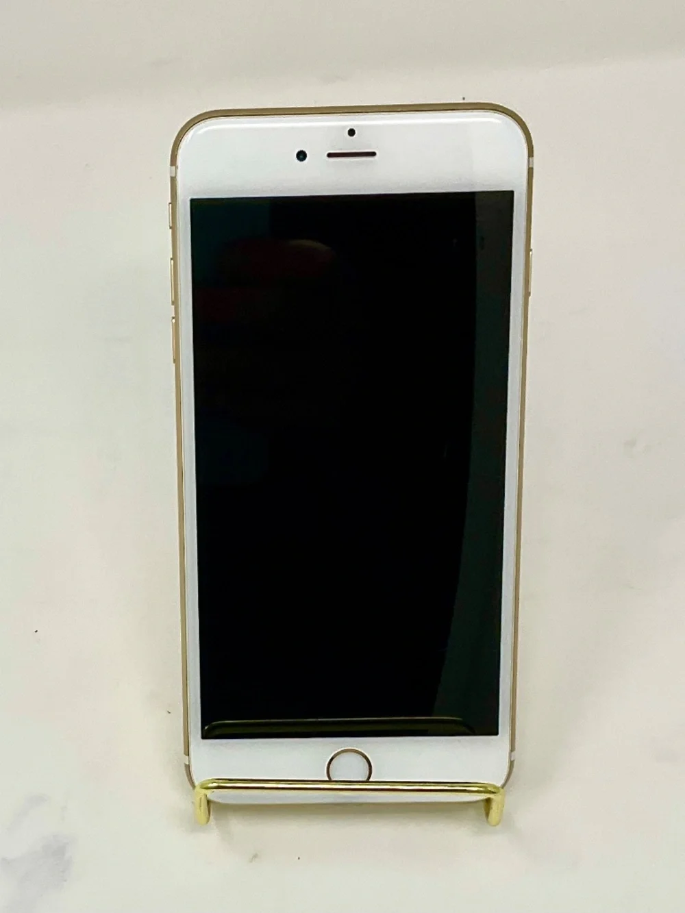 Apple iPhone 6S Plus, 64GB  Mint Condition. Model Number MKVD2LL/A